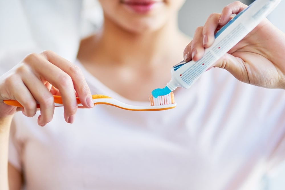 best-toothpaste-sensitive-teeth